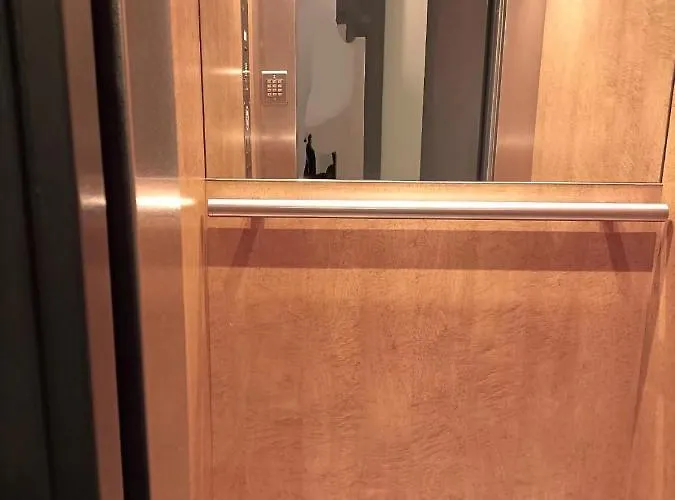 Bright & Calm Grand -la Paris- Near Metro 아파트 *